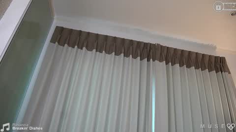 Snapshot of _sirine_ chatting on January 2, 2:00 am Marinette online show from January 2, 2:00 am