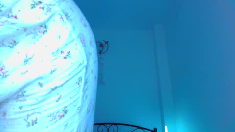 Snapshot of _skyline_x chatting on October 19, 1:16 pm Sky online show from October 19, 1:16 pm