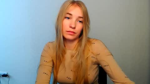 Snapshot of _snow_queen__ chatting on October 12, 11:03 am Rachel online show from October 12, 11:03 am