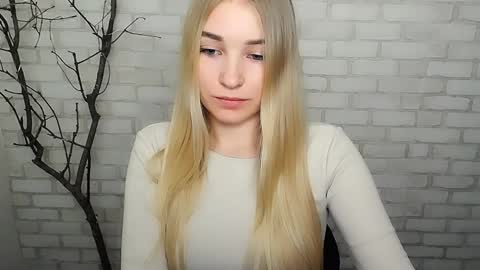 Snapshot of _snow_queen__ chatting on December 20, 4:57 pm Rachel online show from December 20, 4:57 pm