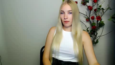 Snapshot of _snow_queen__ chatting on September 24, 7:53 pm Rachel online show from September 24, 7:53 pm