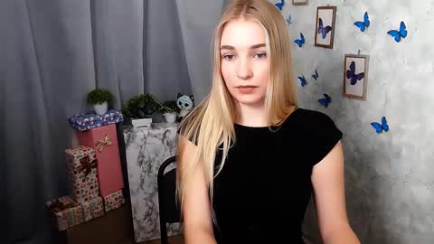 Snapshot of _snow_queen__ chatting on December 13, 5:54 pm Rachel online show from December 13, 5:54 pm