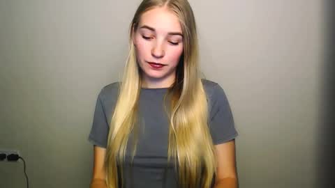 Snapshot of _snow_queen__ chatting on October 23, 7:37 pm Rachel online show from October 23, 7:37 pm