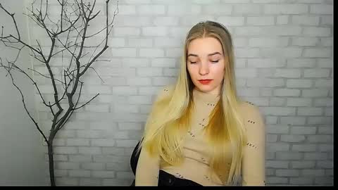 Snapshot of _snow_queen__ chatting on March 3, 11:33 am Rachel online show from March 3, 11:33 am