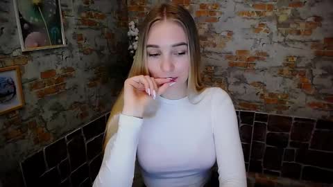 Snapshot of _snow_queen__ chatting on March 10, 5:07 pm Rachel online show from March 10, 5:07 pm