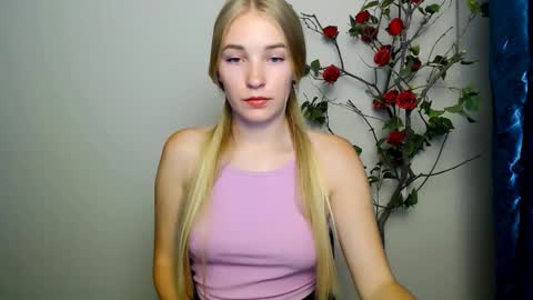 Snapshot of _snow_queen__ chatting on September 23, 6:47 pm Rachel online show from September 23, 6:47 pm