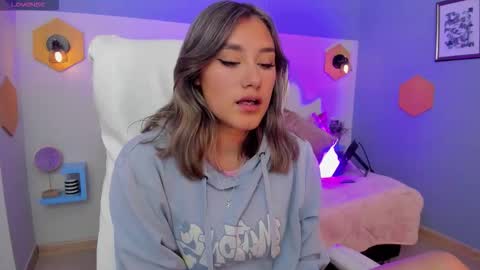 Sophie  online show from March 25, 9:32 pm