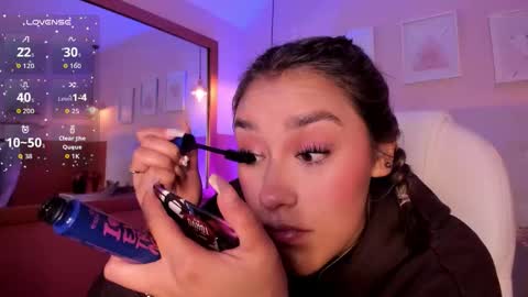 Sophie  online show from March 29, 8:10 pm