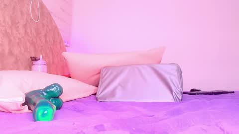 susy online show from November 24, 1:21 pm