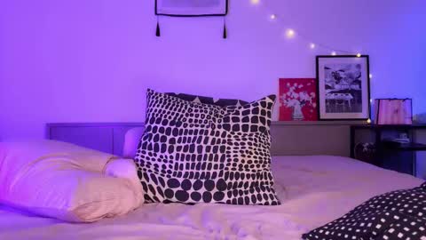 Ann online show from December 17, 2:24 pm