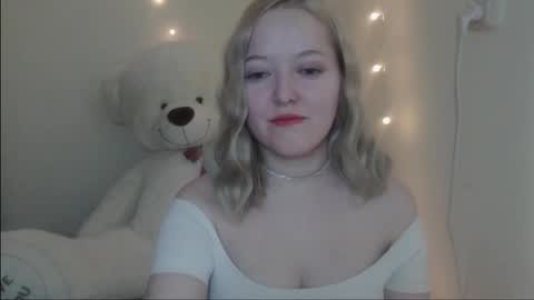 _sweet_smile_ online show from February 11, 8:23 pm