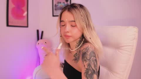 _tammarra_ online show from March 26, 6:57 pm