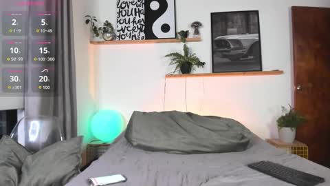 _thewalkers online show from September 23, 11:00 pm