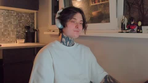 _torfin_ online show from April 5, 11:13 pm