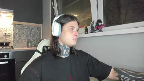 _torfin_ online show from March 3, 8:11 pm