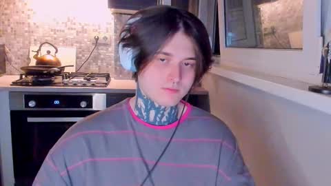 _torfin_ online show from March 17, 11:54 pm