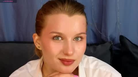 _watchmesmile_ online show from April 26, 3:48 am
