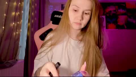Snapshot of _witch__ chatting on February 11, 7:33 am Enni online show from February 11, 7:33 am