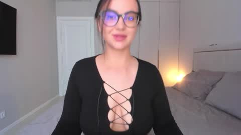 Snapshot of _worlin_ chatting on September 28, 10:57 am Nika online show from September 28, 10:57 am