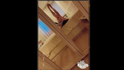 Selena online show from January 10, 11:59 am