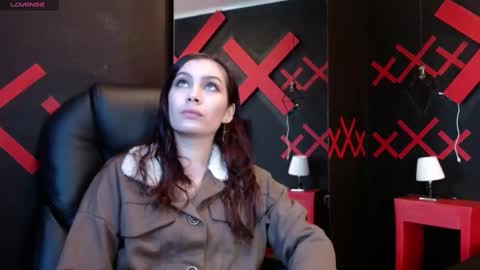 Yuyi online show from March 4, 11:19 am