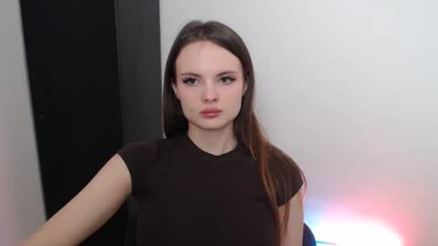 a_ariella_ online show from September 14, 7:32 am