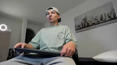 Snapshot of a_lejandro_08 chatting on March 11, 5:57 am alejo online show from March 11, 5:57 am