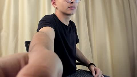 Snapshot of a_lejandro_08 chatting on January 18, 10:39 pm alejo online show from January 18, 10:39 pm