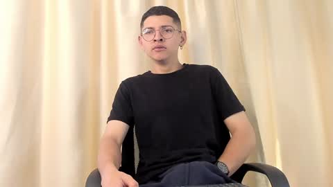 Snapshot of a_lejandro_08 chatting on January 18, 3:05 pm alejo online show from January 18, 3:05 pm