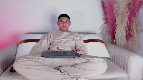 a_lejandro_0_8 online show from March 18, 4:40 am