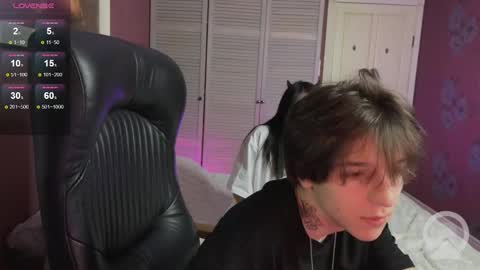 Kris Michael online show from November 10, 7:38 pm