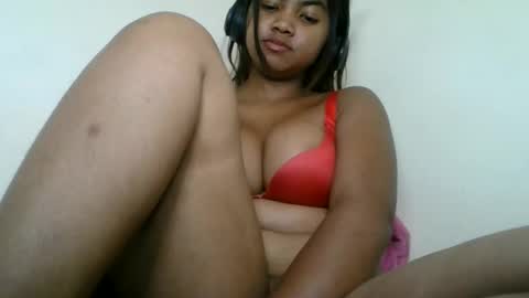aariciah online show from May 13, 8:29 pm