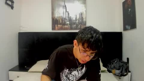 Aron online show from November 10, 7:38 pm