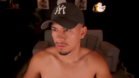 Snapshot of aaronfox_ chatting on September 27, 11:52 am AARON online show from September 27, 11:52 am