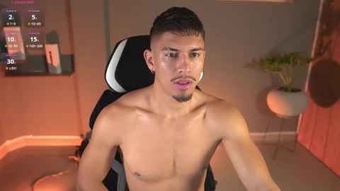 AARON  online show from March 19, 11:04 am