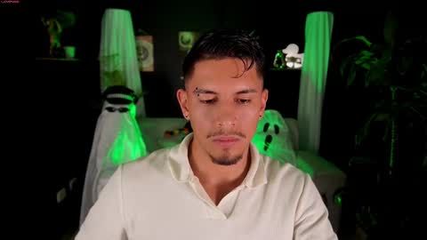 Snapshot of aaronfox_ chatting on October 9, 2:50 am AARON online show from October 9, 2:50 am