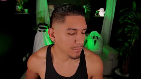 Snapshot of aaronfox_ chatting on October 10, 2:23 pm AARON online show from October 10, 2:23 pm
