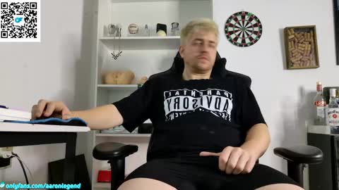 Aaron  online show from April 12, 8:46 pm