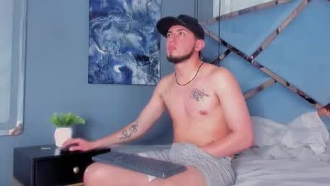 aaronpiers online show from November 7, 3:58 pm