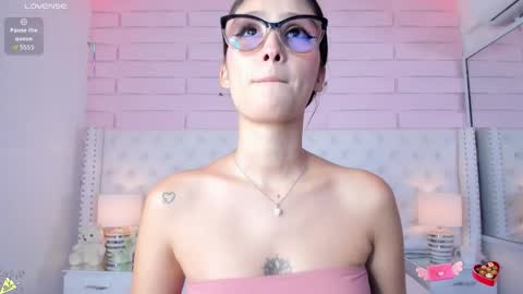 Abby  online show from November 8, 8:23 pm