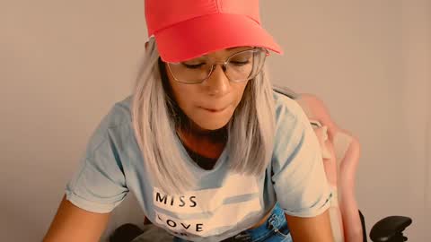 May  Imstagram  online show from December 27, 6:53 pm
