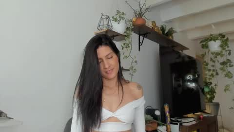 Snapshot of abbyada chatting on December 27, 5:37 pm Laura online show from December 27, 5:37 pm