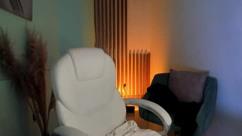 ABBY online show from December 3, 1:15 am