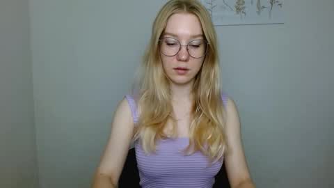 Abby Lovense is active online show from September 18, 9:35 am