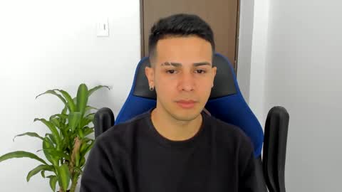 Independence model AbelAsburgo online show from March 9, 4:44 pm