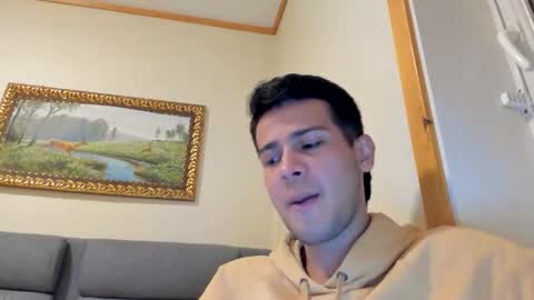 Independence model AbelAsburgo online show from September 11, 9:05 pm