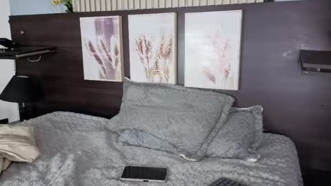 abella_as_ online show from May 16, 10:36 am