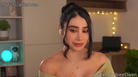 Snapshot of abie_owen chatting on October 21, 11:30 pm abie_owen online show from October 21, 11:30 pm