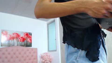 Abigail online show from November 30, 6:59 pm