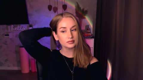 Anna online show from November 18, 7:50 pm